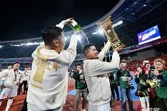 关于上海海港击败成都蓉城，中超榜首位置更加稳固的信息