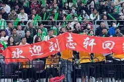 辽宁男篮CBA战胜江苏男篮张镇麟暴扣得分