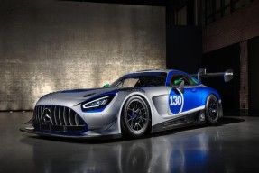 九游互动体验_奔驰赛车升级效果显现的简单介绍