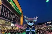 九游互动体验_凯尔特人主场击败雄鹿，塔图姆高效输出(塔图姆22+8迎里程碑 凯尔特人6人得分)