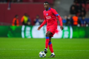 巴黎圣日耳曼法甲战胜南特登贝莱助攻破门