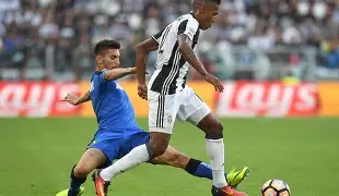 关于国际米兰意甲击败萨索洛劳塔罗头球建功的信息