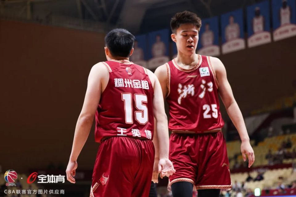浙江稠州金租CBA战胜广州龙狮，吴前外线命中的简单介绍